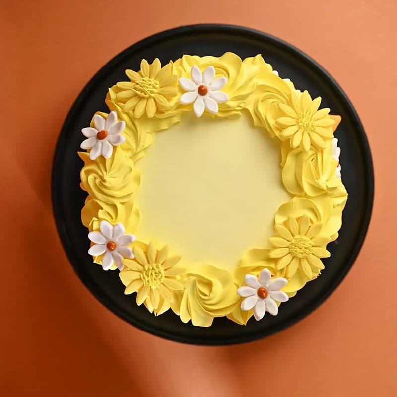 Tweety Bird Designer Cake Sweet — view 3 of 4