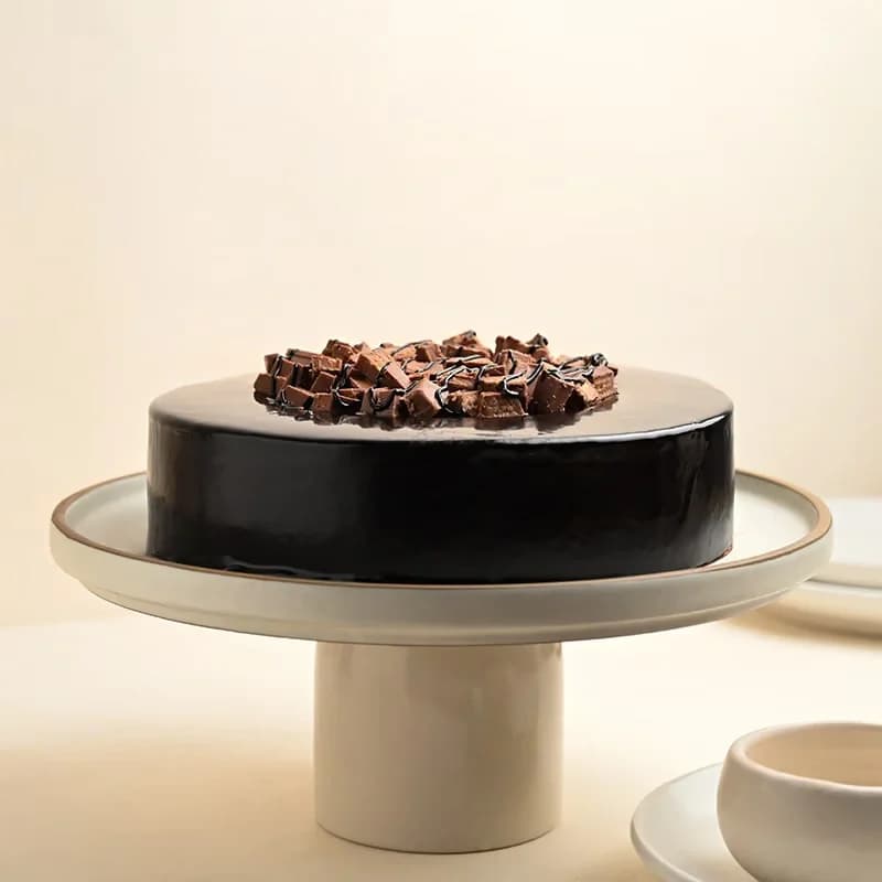 Yummy Kitkat Crush Cake Sweet — view 2 of 3