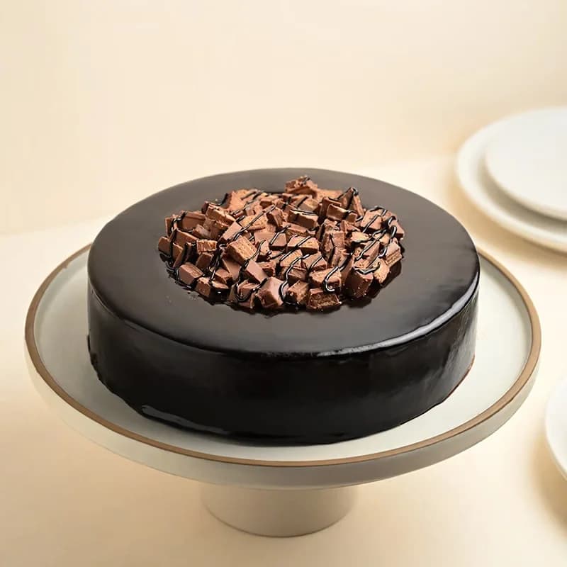 Yummy Kitkat Crush Cake Sweet — view 1 of 3