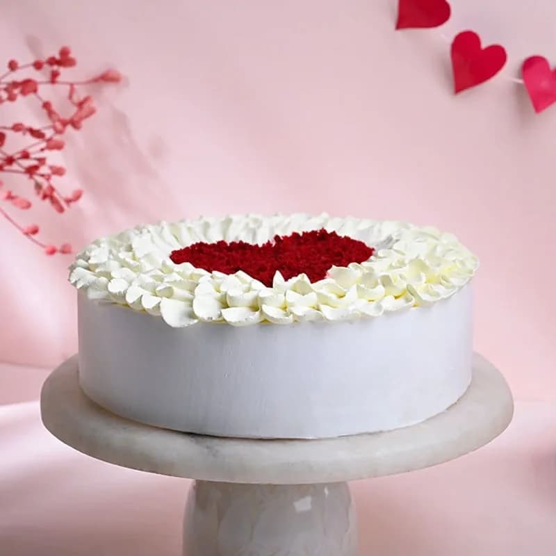 Hearty Dainty Red Velvet Cake Delice — view 4 of 6