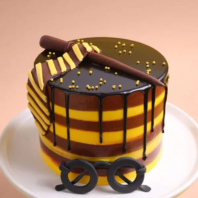 Harry Potter Gryffindor Drip Cake Sweet — view 2 of 3