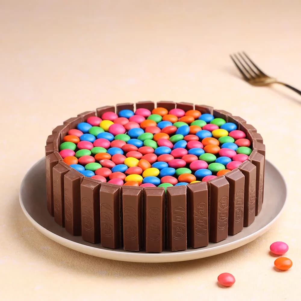Kitkat Gems Choco Cake Delice — view 1 of 3