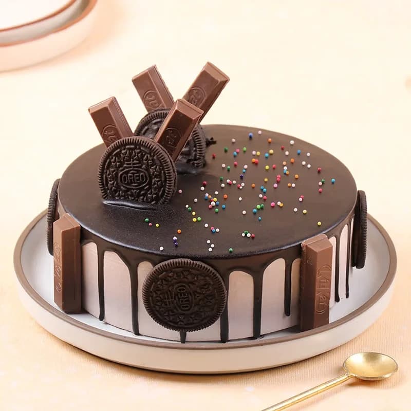 Kitkat Oreos Chocolate Cake Delice — view 2 of 3