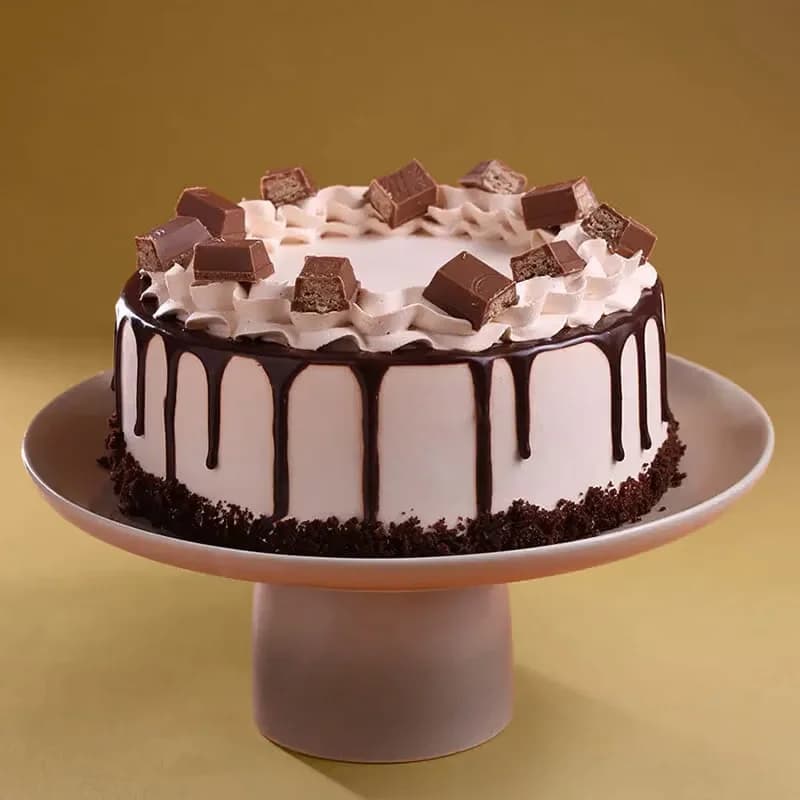 Kit Kat Crunch Drip Cake Delice — view 3 of 3