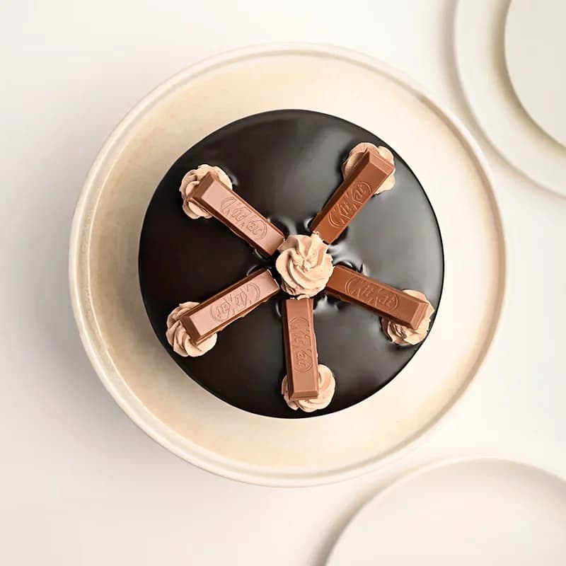 Choco Kitkat Cream Cake Sweet — view 3 of 3