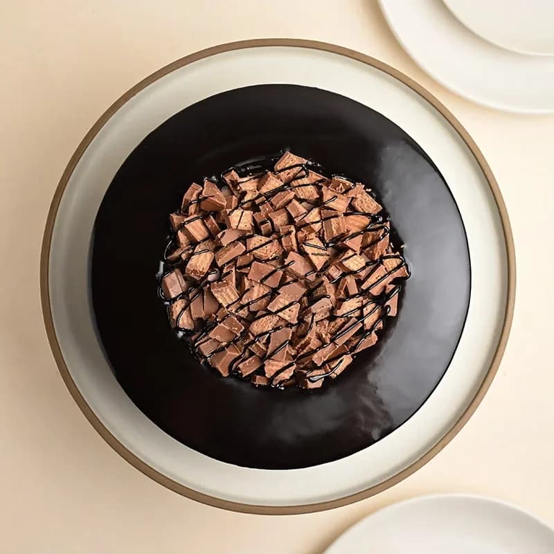 Yummy Kitkat Crush Cake Sweet — view 3 of 3