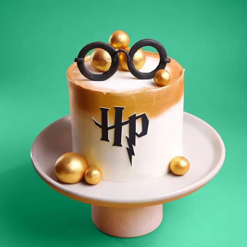 Harry Potter Golden Glow Cake Sweet — view 1 of 3