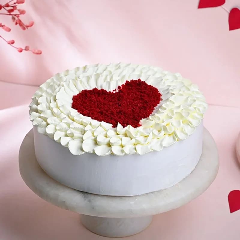 Hearty Dainty Red Velvet Cake Delice — view 1 of 6