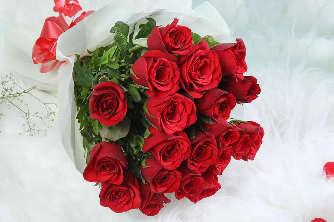 Ravishing Flowers  rose bouquet — view 3 of 3