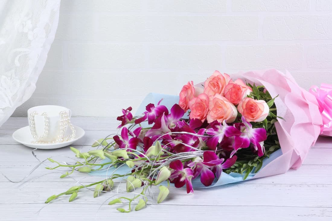 Raining romance Flowers  bouquet — view 2 of 3