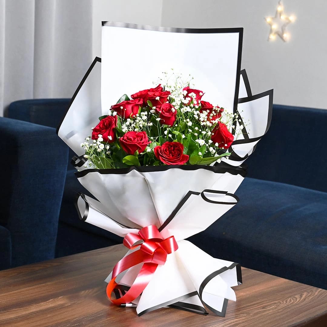 Delicate Ravishing Red Roses Flowers Bouquet — view 1 of 3