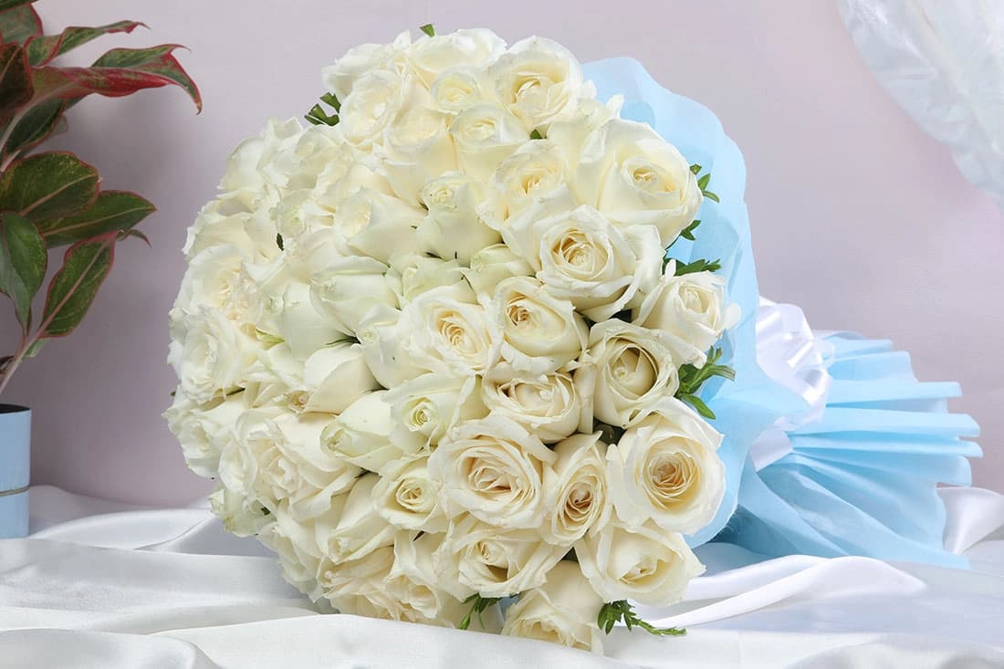 White falcon Flowers  bouquet — view 1 of 3
