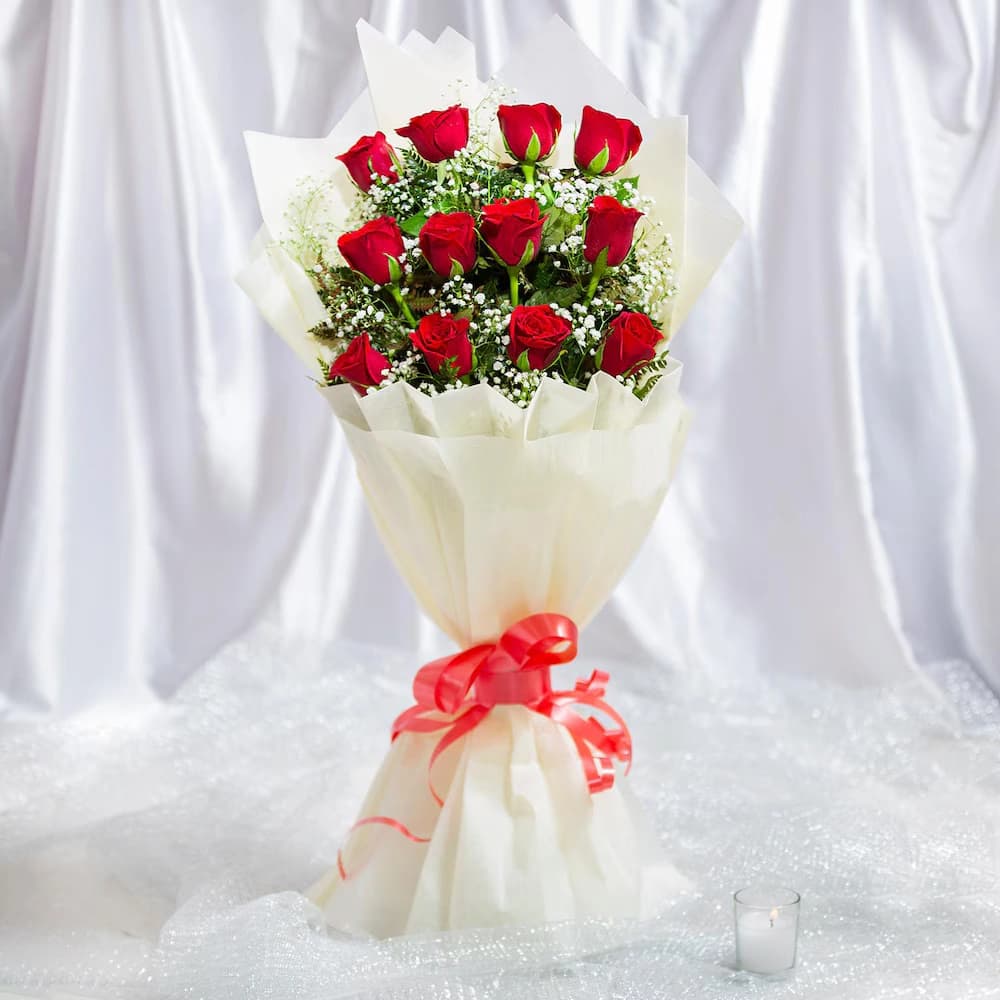 Classic Aura 12 Red Roses Flowers  Bouquet — view 1 of 3
