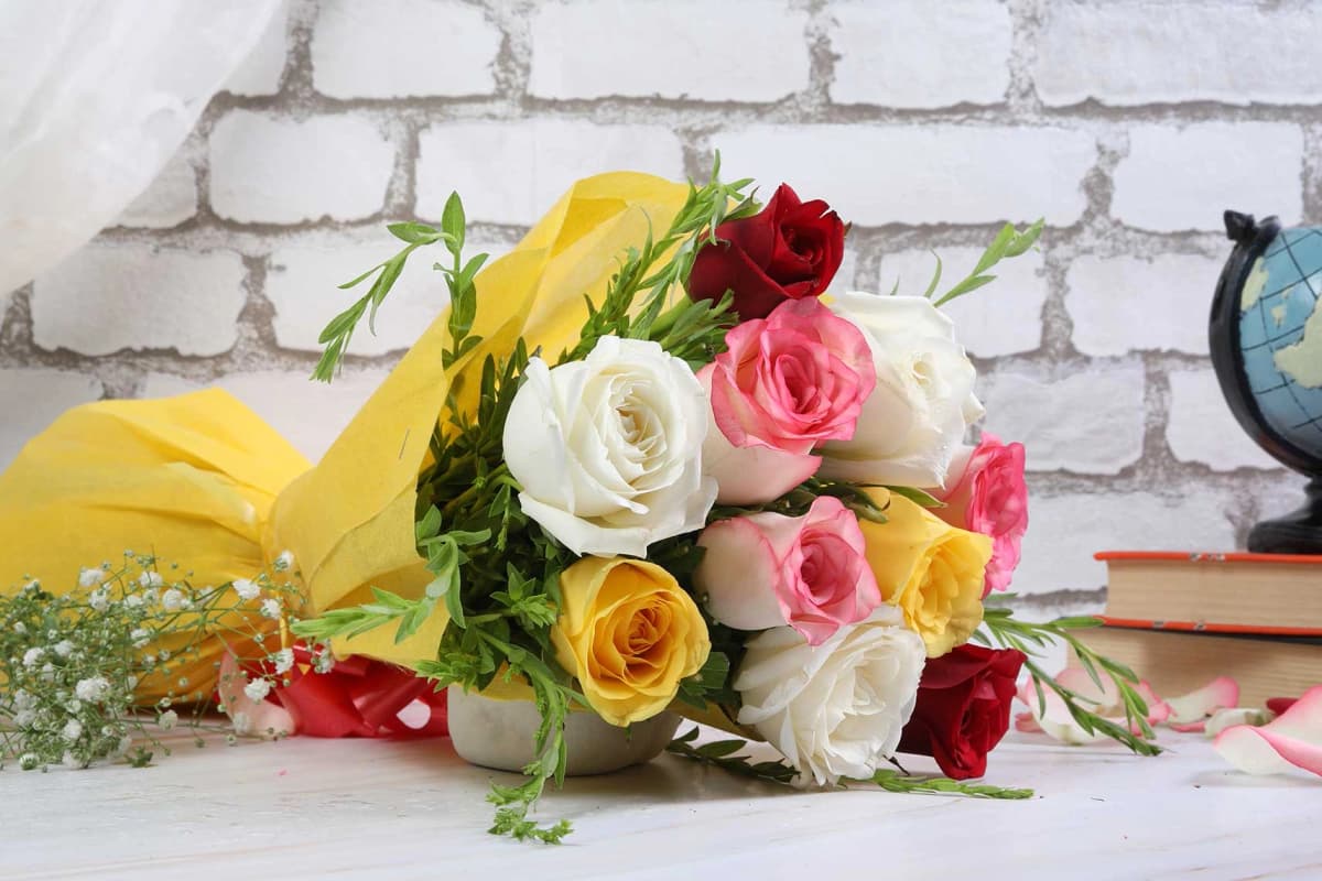 Vibrant rose Flowers  bouquet — view 2 of 4