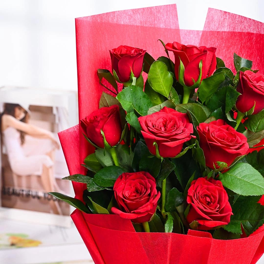 Charming Red Roses Flowers  Bouquet — view 3 of 3