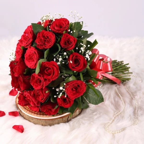 Scarlet Rose Flowers  Bouquet — view 3 of 4