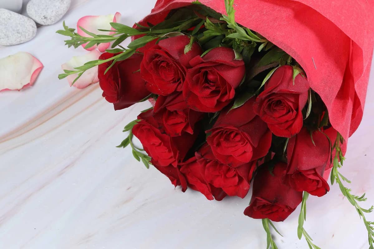 Charming red Flowers  hot bouquet — view 4 of 4
