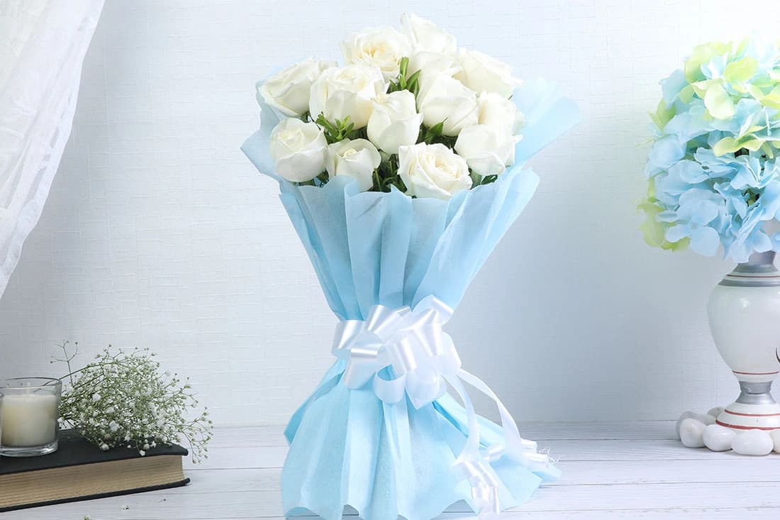 White rose Flowers bouquet — view 1 of 4