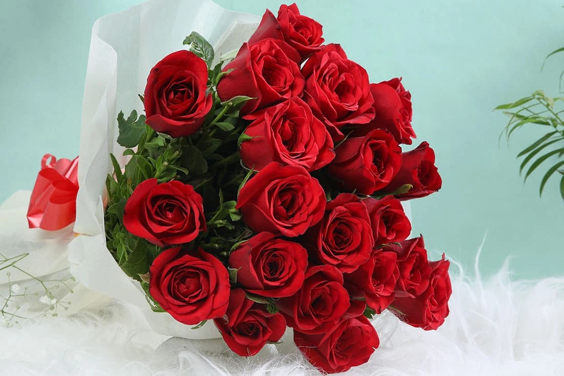 Ravishing Flowers  rose bouquet — view 2 of 3