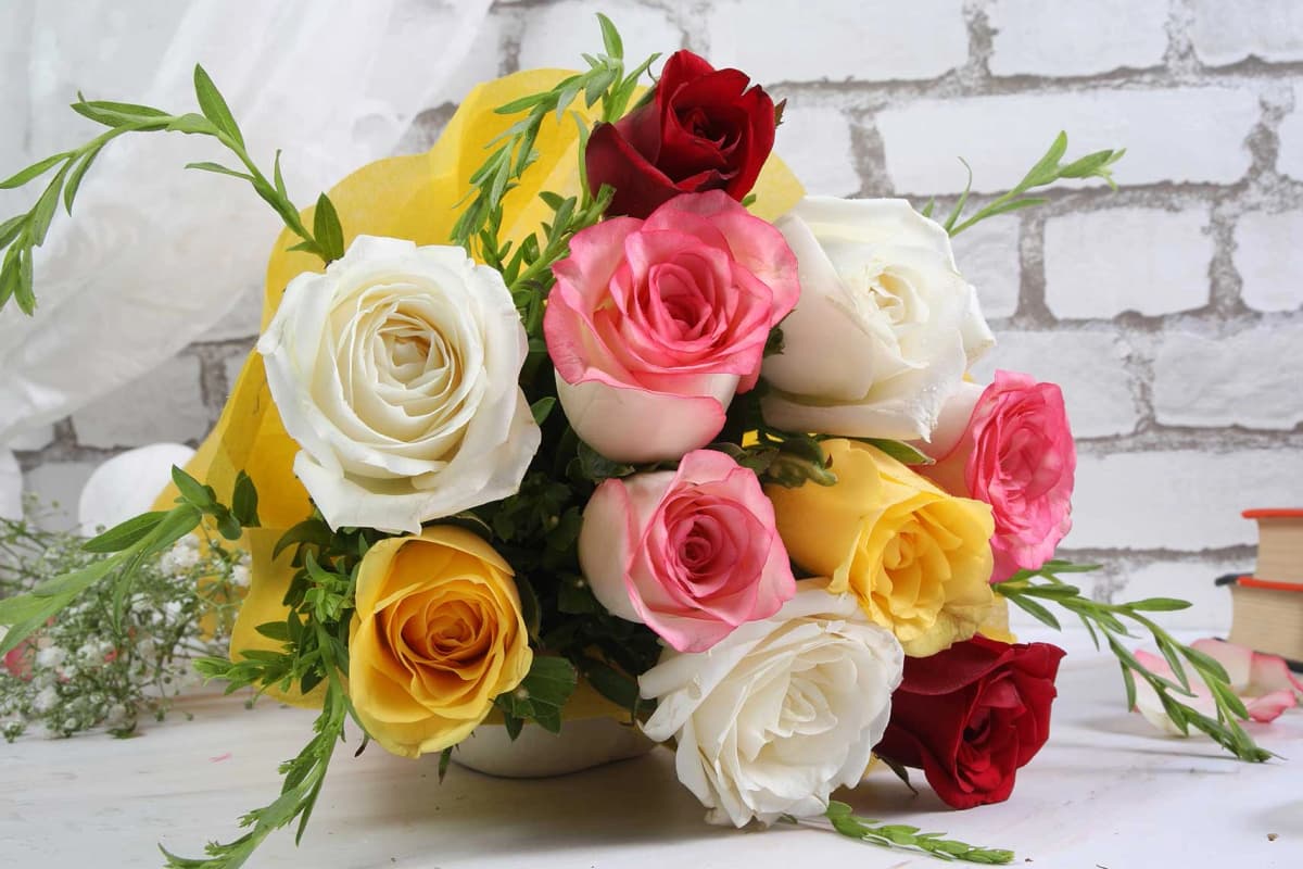 Vibrant rose Flowers  bouquet — view 4 of 4