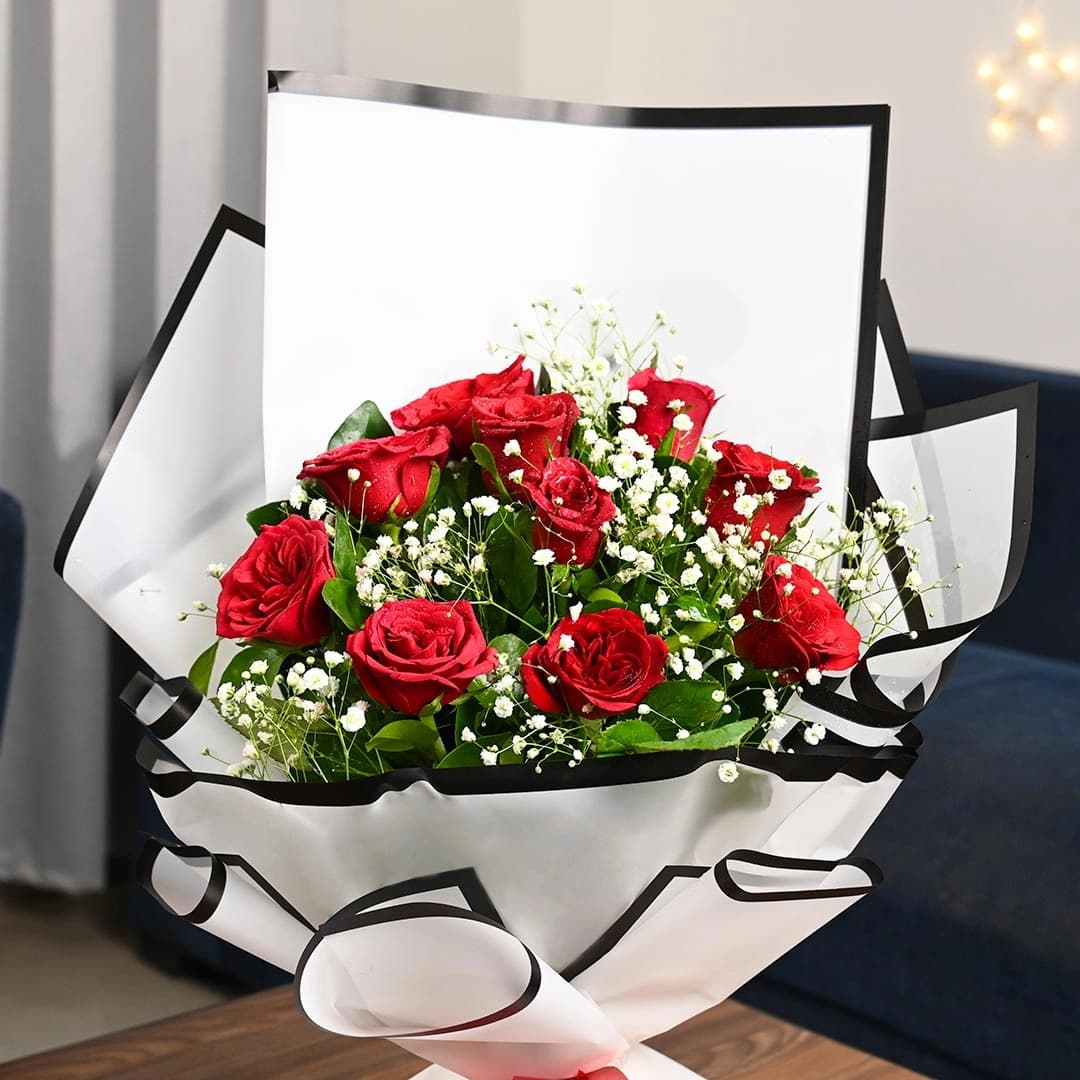 Delicate Ravishing Red Roses Flowers Bouquet — view 2 of 3