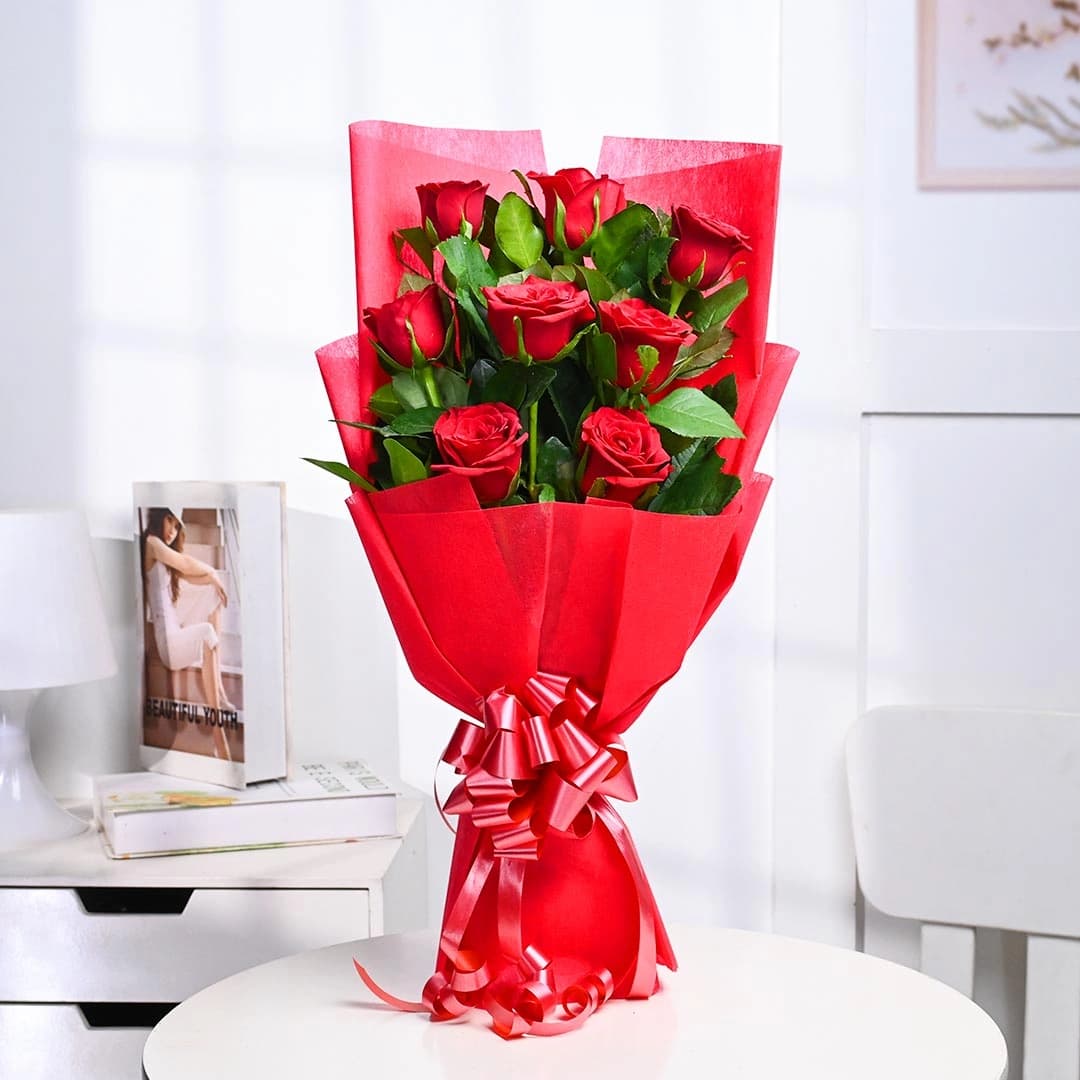 Charming Red Roses Flowers  Bouquet — view 1 of 3