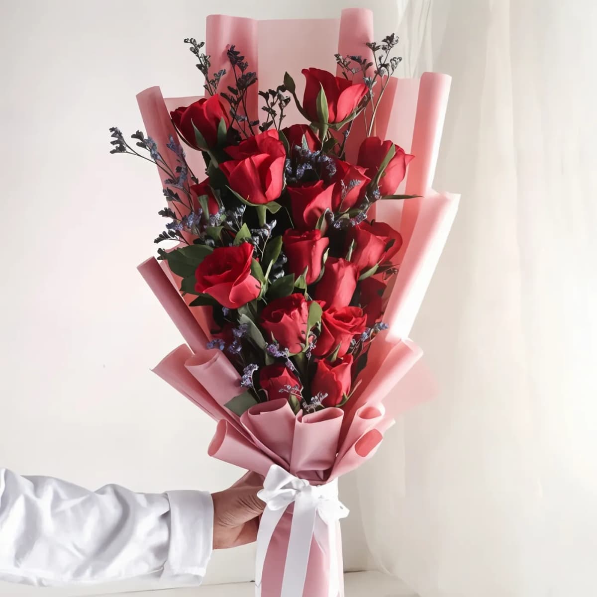 Red Roses Flowers  Bouquet — view 1 of 1