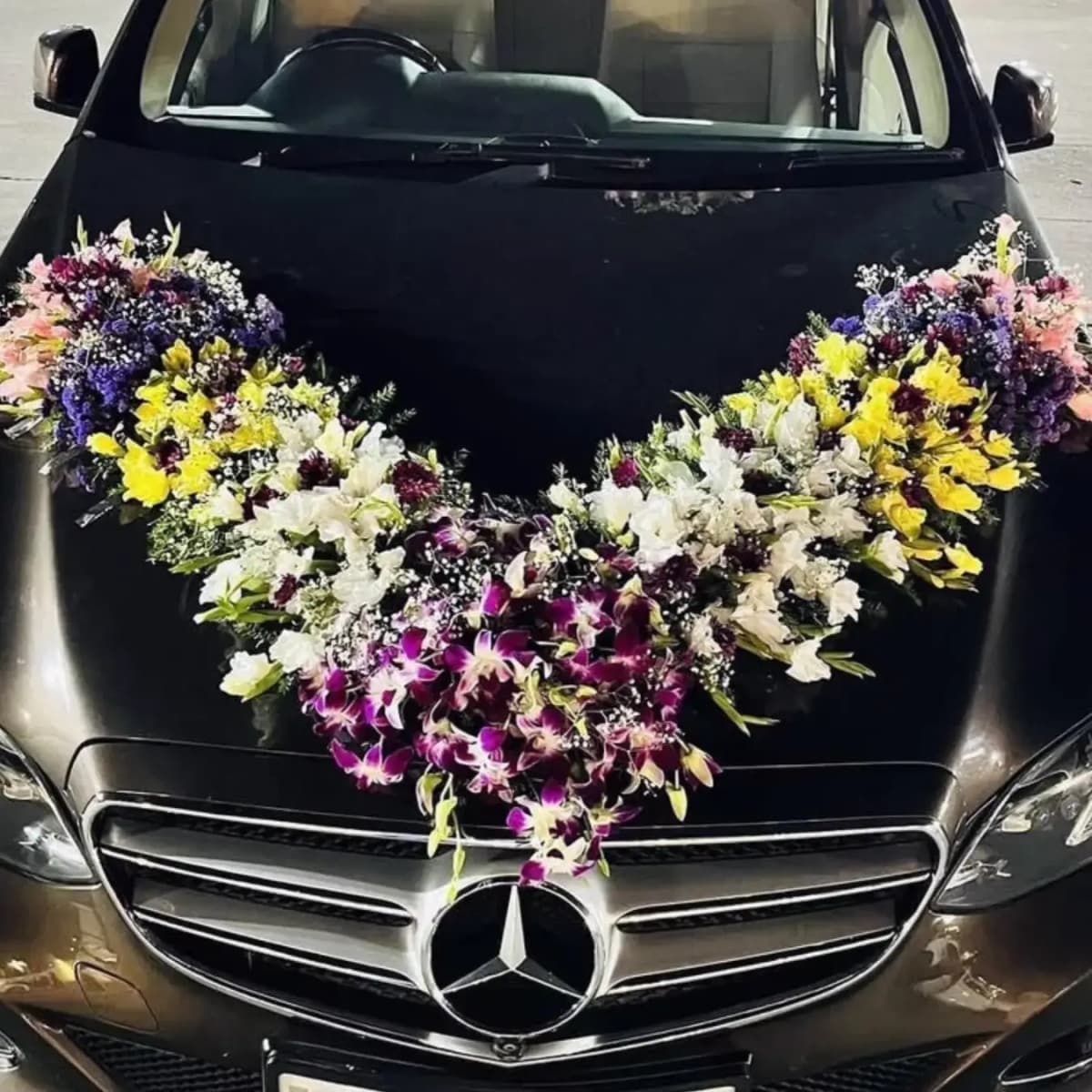 Perfect Luxury Wedding Car Decorations — view 2 of 2