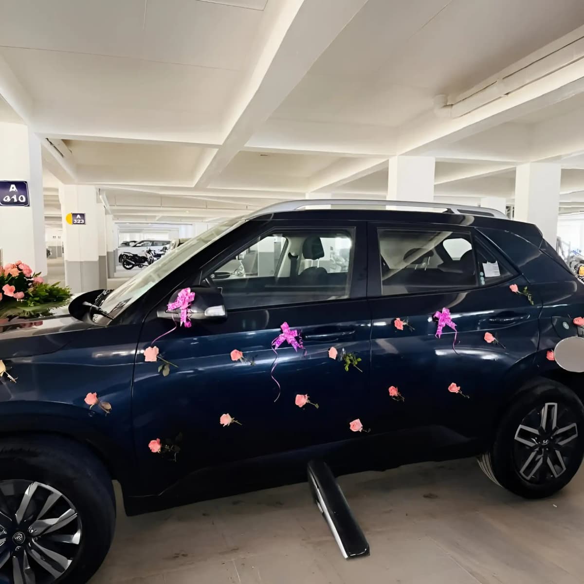 Hyundai Floral Bonnet Bliss Decor — view 2 of 3