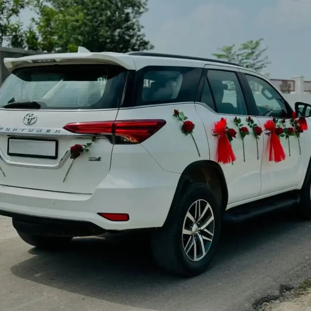Elegant Floral Wedding Car Decor — view 3 of 4