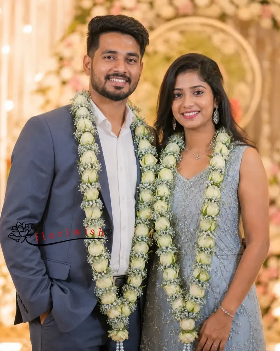 White Rose Jaimala — view 1 of 1