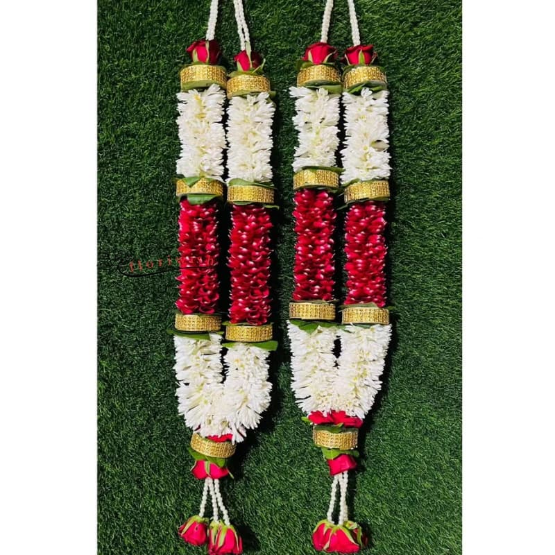 Rajnigandha And Rose Varmala — view 1 of 1