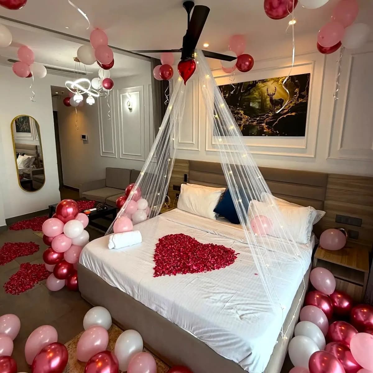 Romantic Canopy Room Decoration — view 2 of 3