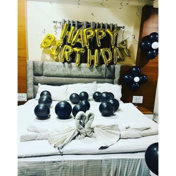 Simple Balloon Decoration in hotel room Set — view 3 of 3