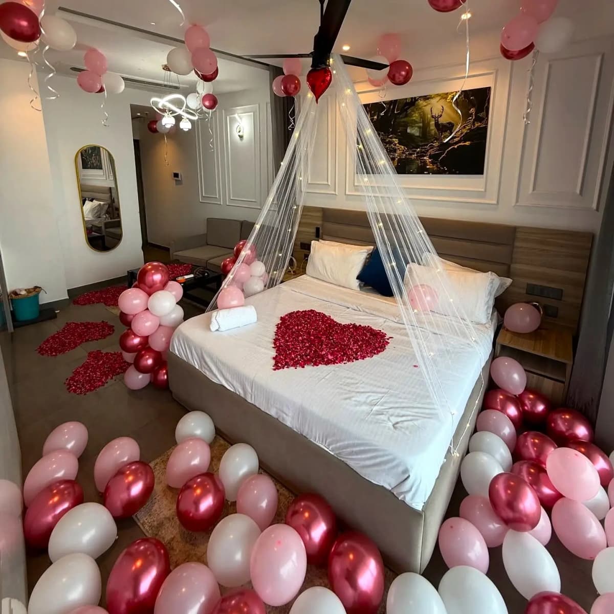 Romantic Canopy Room Decoration — view 1 of 3