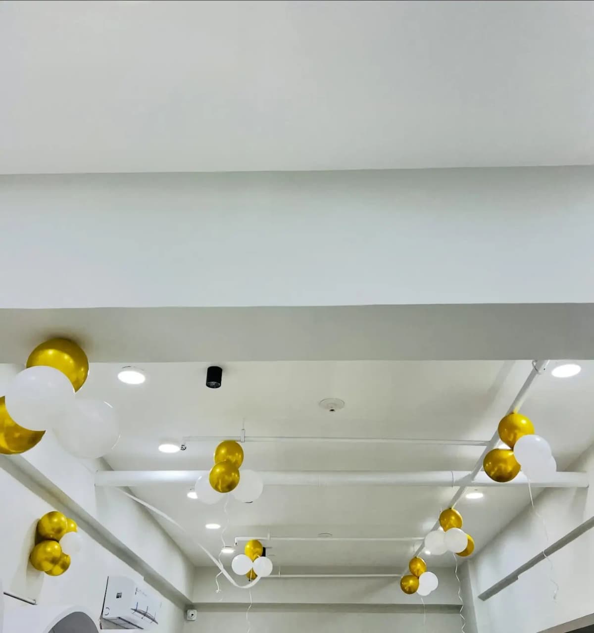 Balloon Gate Decoration with Stand Set — view 3 of 4