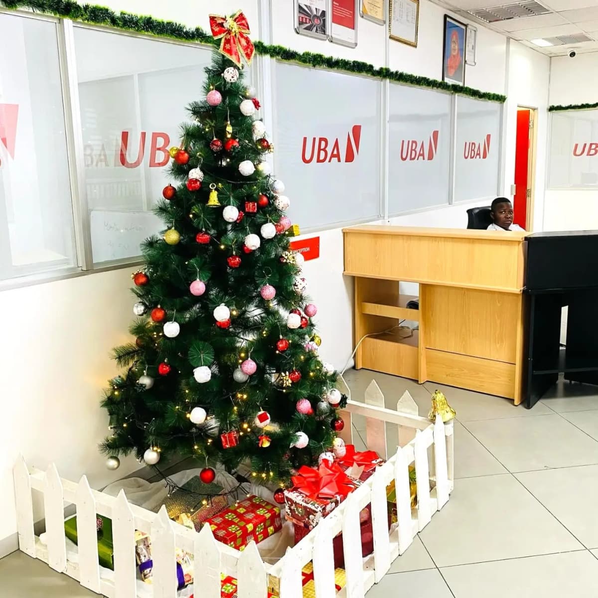 Christmas Holiday Corporate Decoration Set — view 3 of 4